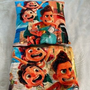 Luca pillow and silk-touch throw blanket